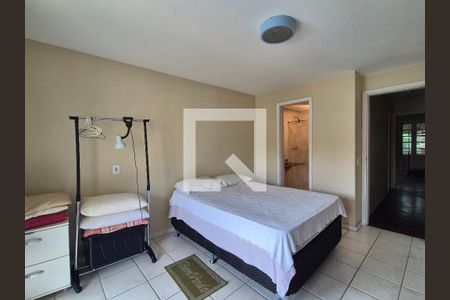 Casa de condomínio à venda com 150m², 3 quartos e 2 vagas Casa de condomínio à venda com 150m², 3 quartos e 2 vagasSuite