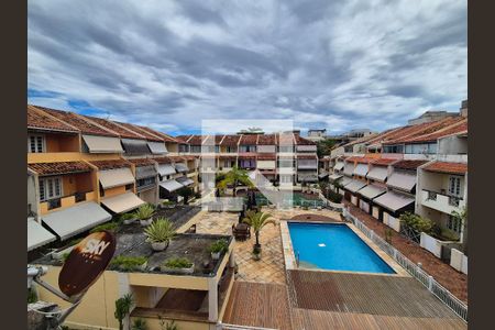 Casa de condomínio à venda com 150m², 3 quartos e 2 vagas Casa de condomínio à venda com 150m², 3 quartos e 2 vagasVista