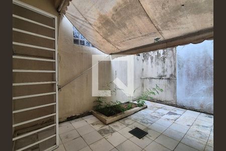 Casa de condomínio à venda com 150m², 3 quartos e 2 vagas Casa de condomínio à venda com 150m², 3 quartos e 2 vagasÁrea externa