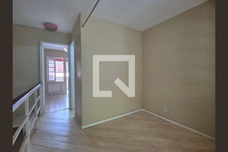 Casa de condomínio à venda com 150m², 3 quartos e 2 vagas Casa de condomínio à venda com 150m², 3 quartos e 2 vagasHall