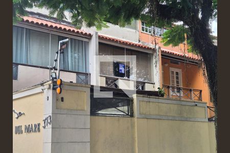 Casa de condomínio à venda com 150m², 3 quartos e 2 vagas Casa de condomínio à venda com 150m², 3 quartos e 2 vagasPlaca
