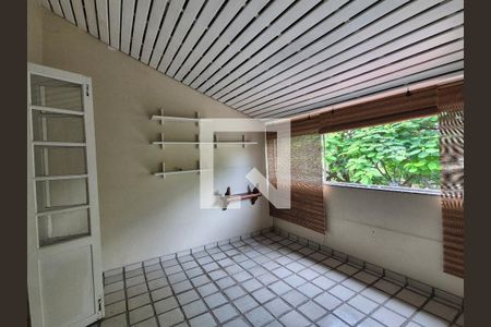 Casa de condomínio à venda com 150m², 3 quartos e 2 vagas Casa de condomínio à venda com 150m², 3 quartos e 2 vagasVaranda