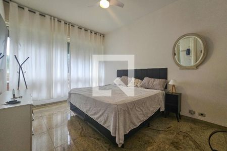 Suíte  de apartamento para alugar com 3 quartos, 190m² em Vila Alzira, Guarujá