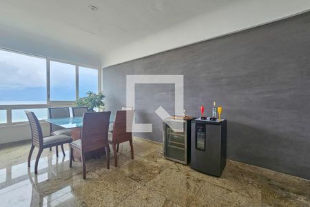 Sala de apartamento para alugar com 3 quartos, 190m² em Vila Alzira, Guarujá