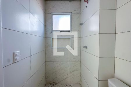 Banheiro de apartamento à venda com 1 quarto, 45m² em Vila Mangalot, São Paulo