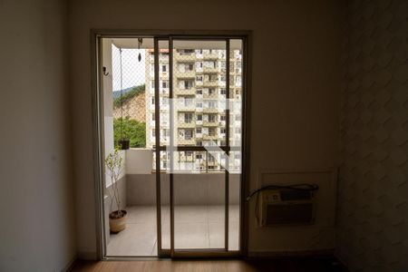 Vista da Sala de apartamento para alugar com 2 quartos, 56m² em Itanhangá, Rio de Janeiro