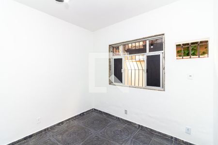 Quarto 1  de casa para alugar com 2 quartos, 80m² em Marechal Hermes, Rio de Janeiro