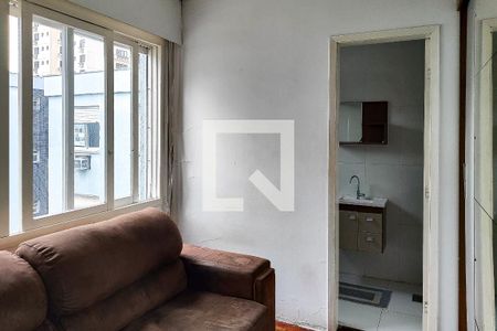 Sala/Quarto de apartamento para alugar com 1 quarto, 39m² em Passo D’areia, Porto Alegre