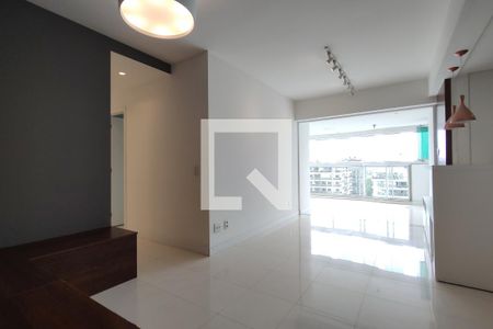 Sala de apartamento para alugar com 3 quartos, 95m² em Barra da Tijuca, Rio de Janeiro