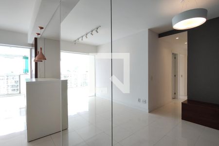 Sala de apartamento para alugar com 3 quartos, 95m² em Barra da Tijuca, Rio de Janeiro