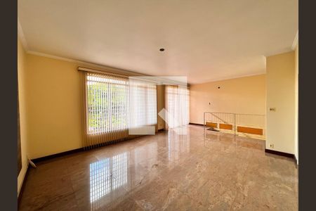 Sala de Estar de casa à venda com 5 quartos, 160m² em Jardim Leonor, Campinas