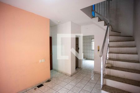 Sala de casa para alugar com 2 quartos, 200m² em Serraria, Diadema