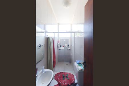 Casa à venda com 247m², 3 quartos e 1 vaga Casa à venda com 247m², 3 quartos e 1 vagaBanheiro da Suíte 2