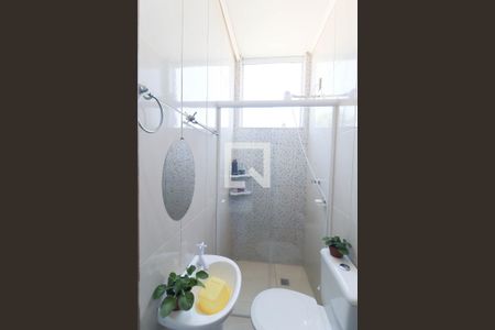 Casa à venda com 247m², 3 quartos e 1 vaga Casa à venda com 247m², 3 quartos e 1 vagaBanheiro da Suíte 1