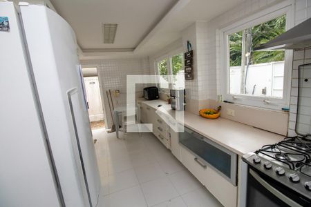 Casa de condomínio para alugar com 500m², 4 quartos e 3 vagas Casa de condomínio para alugar com 500m², 4 quartos e 3 vagasCozinha