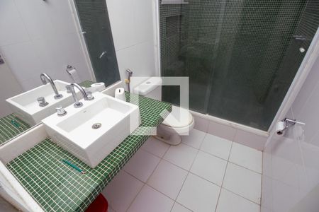 Casa de condomínio para alugar com 500m², 4 quartos e 3 vagas Casa de condomínio para alugar com 500m², 4 quartos e 3 vagasBanheiro quarto 4
