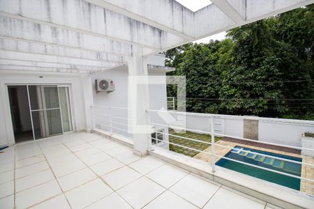 Casa de condomínio para alugar com 500m², 4 quartos e 3 vagas Casa de condomínio para alugar com 500m², 4 quartos e 3 vagasVaranda