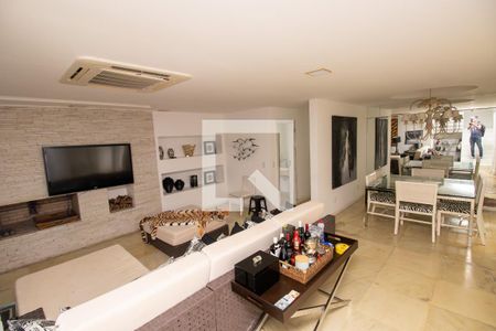 Sala de casa de condomínio para alugar com 4 quartos, 500m² em Vargem Grande, Rio de Janeiro