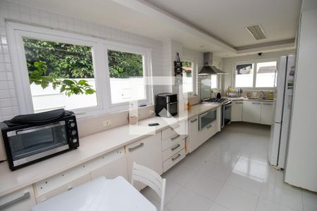 Casa de condomínio para alugar com 500m², 4 quartos e 3 vagas Casa de condomínio para alugar com 500m², 4 quartos e 3 vagasCozinha