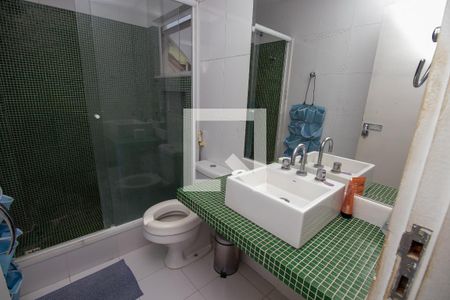 Casa de condomínio para alugar com 500m², 4 quartos e 3 vagas Casa de condomínio para alugar com 500m², 4 quartos e 3 vagasBanheiro quarto 3