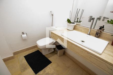 Casa de condomínio para alugar com 500m², 4 quartos e 3 vagas Casa de condomínio para alugar com 500m², 4 quartos e 3 vagasLavabo