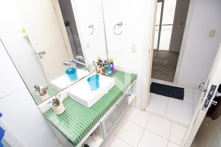 Banheiro quarto 1 de casa de condomínio para alugar com 4 quartos, 500m² em Vargem Grande, Rio de Janeiro