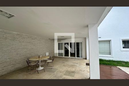 Casa de condomínio para alugar com 500m², 4 quartos e 3 vagas Casa de condomínio para alugar com 500m², 4 quartos e 3 vagasÁrea externa