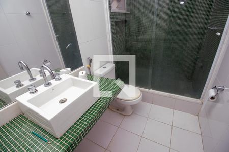 Casa de condomínio para alugar com 500m², 4 quartos e 3 vagas Casa de condomínio para alugar com 500m², 4 quartos e 3 vagasBanheiro quarto 4