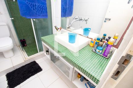 Banheiro quarto 1 de casa de condomínio para alugar com 4 quartos, 500m² em Vargem Grande, Rio de Janeiro