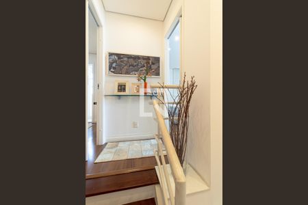 Apartamento à venda com 110m², 2 quartos e 2 vagas Apartamento à venda com 110m², 2 quartos e 2 vagasEscada