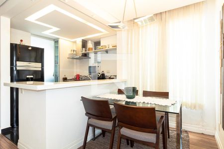 Apartamento à venda com 110m², 2 quartos e 2 vagas Apartamento à venda com 110m², 2 quartos e 2 vagasSala