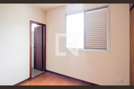 Quarto 2 de apartamento para alugar com 2 quartos, 58m² em Horto, Belo Horizonte