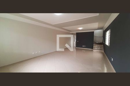 Sala de casa à venda com 3 quartos, 222m² em Vila Campesina, Osasco