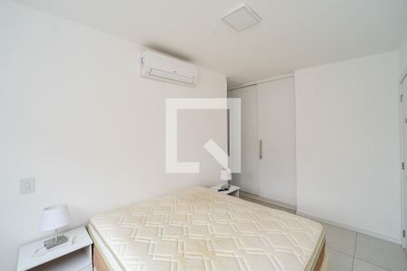 Suíte de apartamento para alugar com 2 quartos, 70m² em Santa Maria Goretti, Porto Alegre