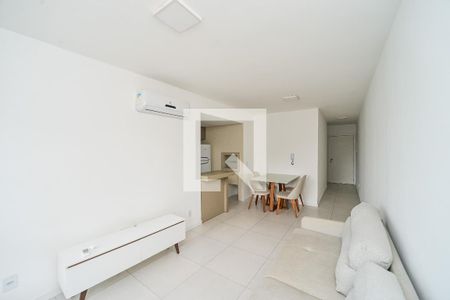 Sala de apartamento para alugar com 2 quartos, 70m² em Santa Maria Goretti, Porto Alegre