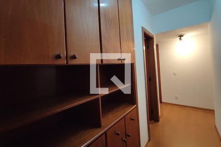 Corredor - Quartos de apartamento para alugar com 4 quartos, 161m² em Centro, Campinas