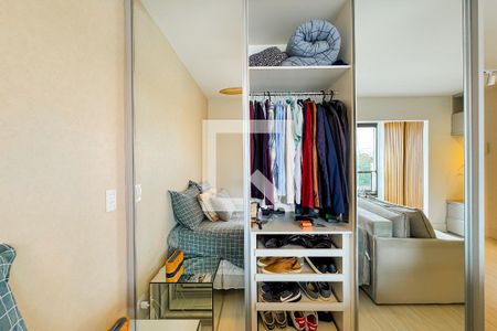 Armários  de apartamento para alugar com 1 quarto, 35m² em Cambuci, São Paulo