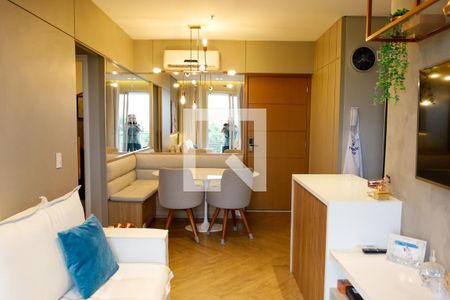 Sala de apartamento à venda com 2 quartos, 62m² em Industrial Autonomistas, Osasco