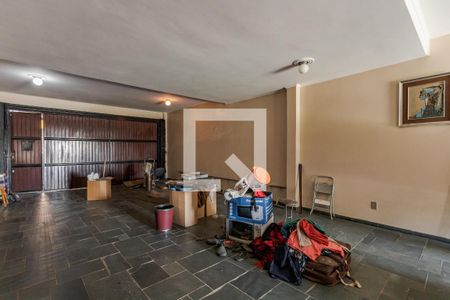 Casa à venda com 560m², 5 quartos e 5 vagas Casa à venda com 560m², 5 quartos e 5 vagasGaragem