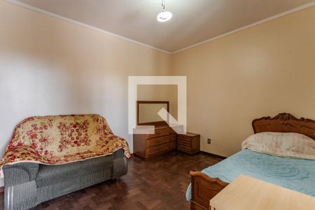 Casa à venda com 560m², 5 quartos e 5 vagas Casa à venda com 560m², 5 quartos e 5 vagasQuarto de Serviço