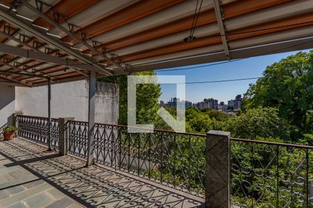 Casa à venda com 560m², 5 quartos e 5 vagas Casa à venda com 560m², 5 quartos e 5 vagasCozinha