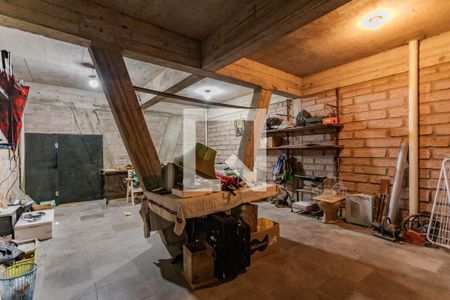 Casa à venda com 560m², 5 quartos e 5 vagas Casa à venda com 560m², 5 quartos e 5 vagasDepósito