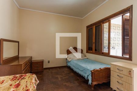 Casa à venda com 560m², 5 quartos e 5 vagas Casa à venda com 560m², 5 quartos e 5 vagasQuarto de Serviço