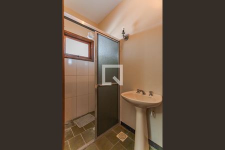 Casa à venda com 560m², 5 quartos e 5 vagas Casa à venda com 560m², 5 quartos e 5 vagasBanheiro de Serviço