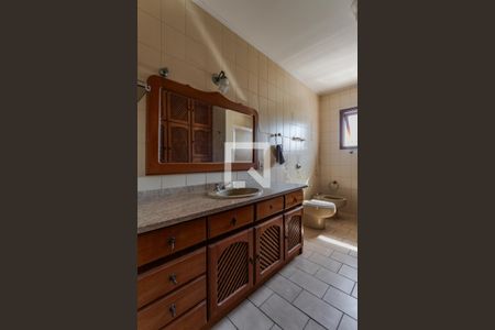 Casa à venda com 560m², 5 quartos e 5 vagas Casa à venda com 560m², 5 quartos e 5 vagasBanheiro