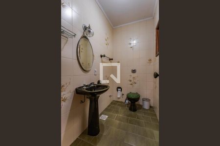 Casa à venda com 560m², 5 quartos e 5 vagas Casa à venda com 560m², 5 quartos e 5 vagasLavabo