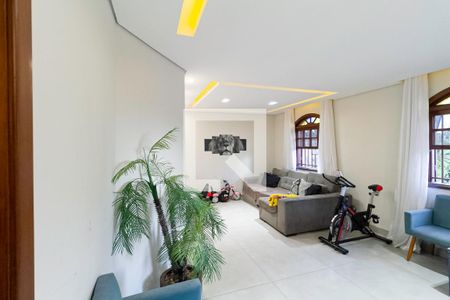 Sala  de casa à venda com 3 quartos, 184m² em Fernão Dias, Belo Horizonte