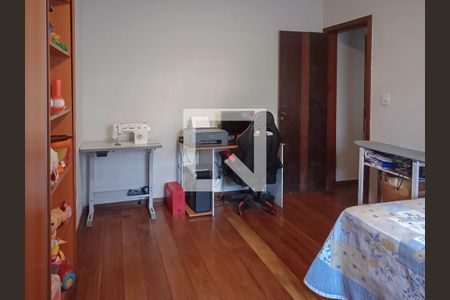 Quarto 2 de casa à venda com 3 quartos, 184m² em Fernão Dias, Belo Horizonte