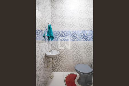 Casa à venda com 238m², 3 quartos e 2 vagas Casa à venda com 238m², 3 quartos e 2 vagasLavabo