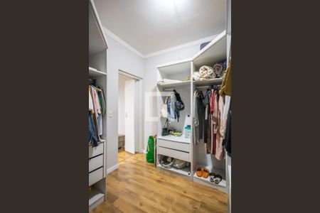 Casa à venda com 238m², 3 quartos e 2 vagas Casa à venda com 238m², 3 quartos e 2 vagasCloset da Suíte 1